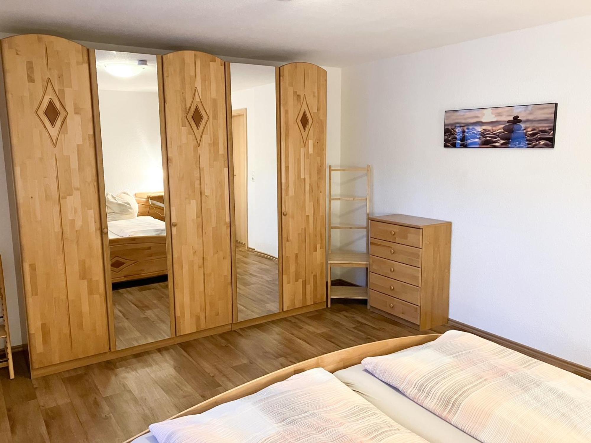 Ferienwohnung Morgensonne Am Kurpark Bad Berka - Parkplatz - Spielplatz - Wlan - 2 Schlafzimmer Exteriör bild