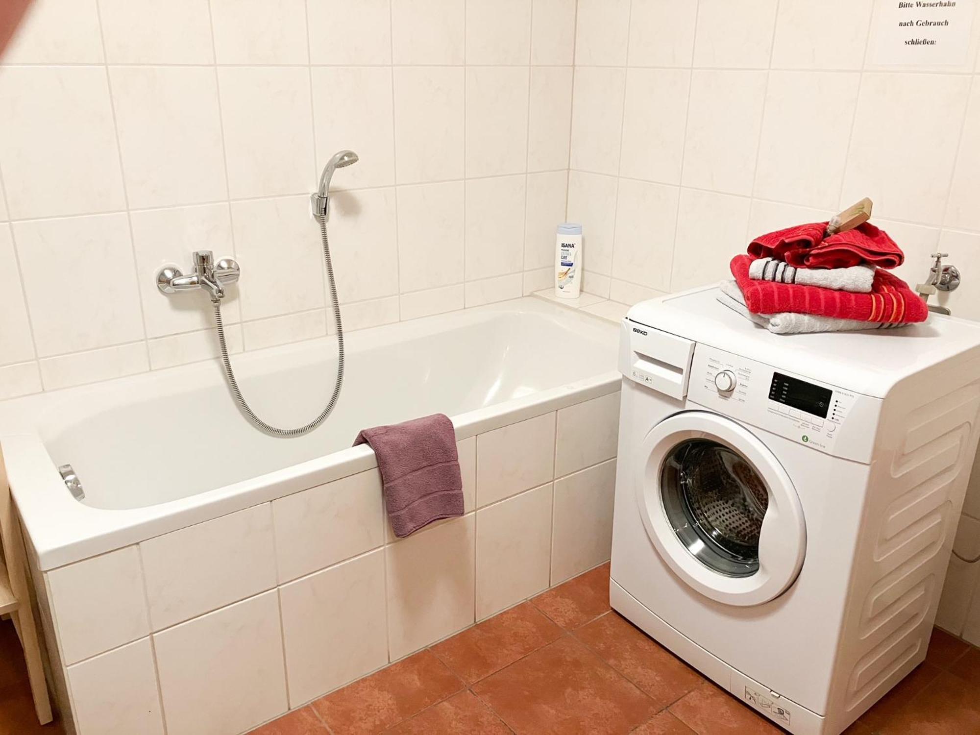 Ferienwohnung Morgensonne Am Kurpark Bad Berka - Parkplatz - Spielplatz - Wlan - 2 Schlafzimmer Exteriör bild